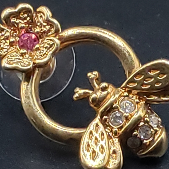 Vintage 1990s Avon Crystal Bee with Flower Pierced Earrings - Picture 5 of 5
